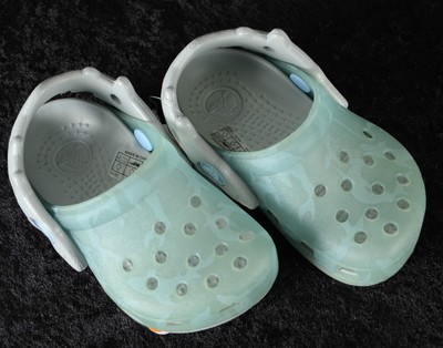 shark crocs boys