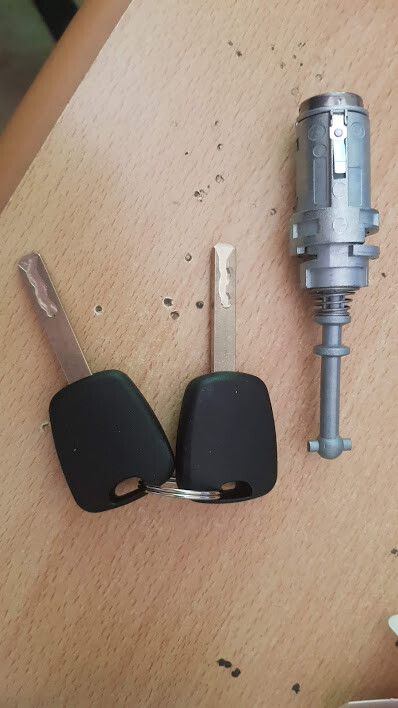 Cilindretto Con Chiave Per Porta Anteriore Sinistra – Compatibile Con Citroen C3 (2002-2009) – Serratura Originale Facile Da Montare