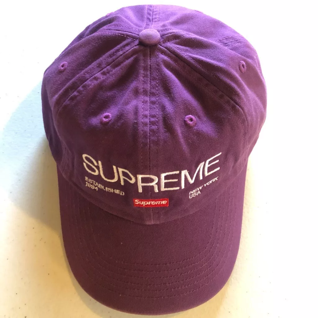 Chapeau Supreme EST 1994 6 panneaux violet OS FW21 brodé strapback fabriqué aux États Unis