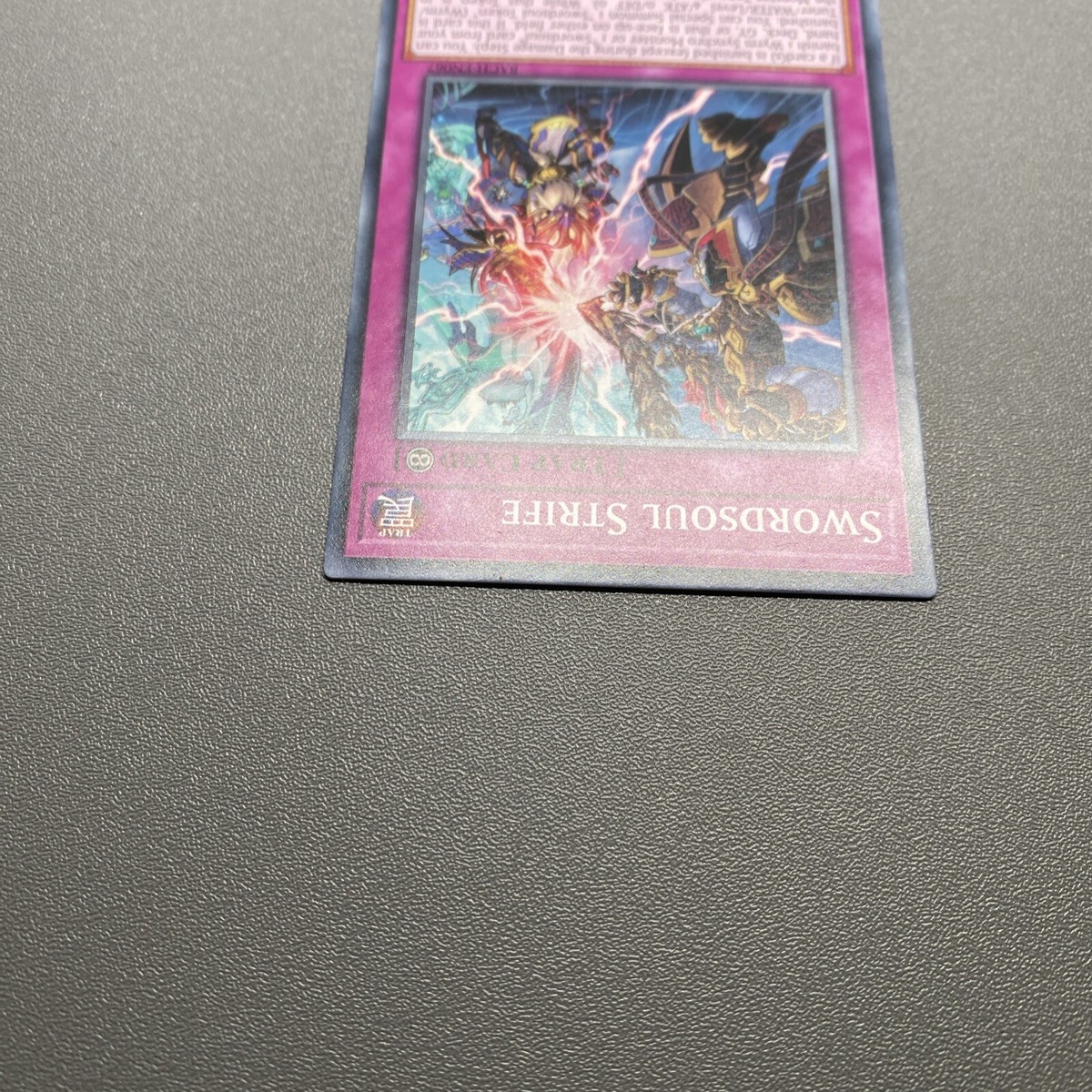 Yu-Gi-Oh! Karte „Swordsoul Strife“ – BACH-EN067 Common, Aus Dem Set Battle Of Chaos