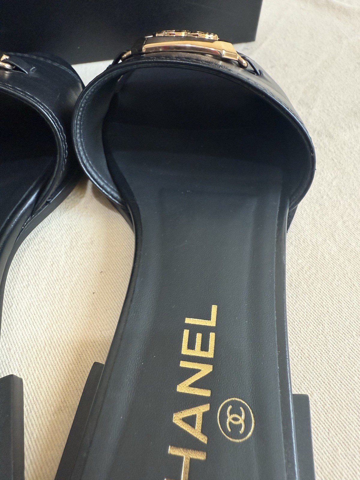 Authentic Chanel 2023 Interlocking CC Logo Slides… - image 14