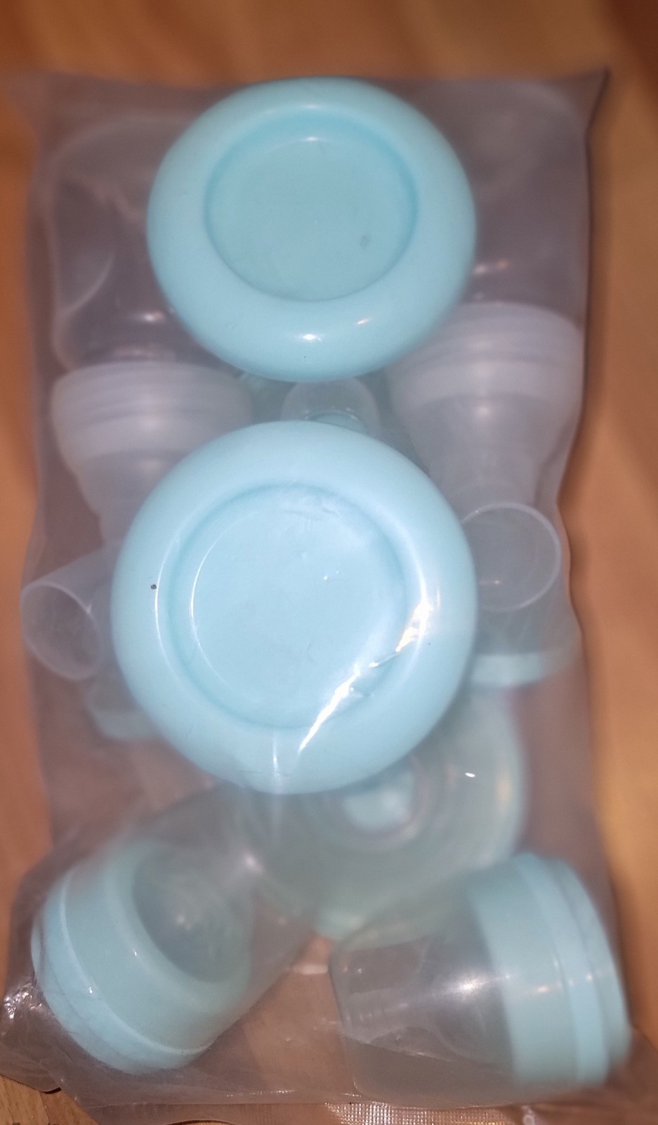 Zomee Breast Pump Bottles with Lids and Funnels New Sealed-image