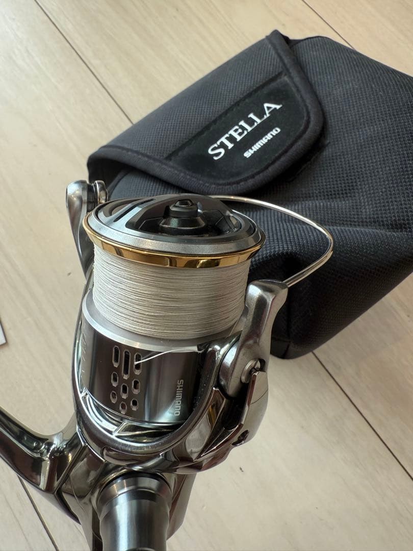 Excellent condition STELLA 3000MHG reel with instructions - Image 4
