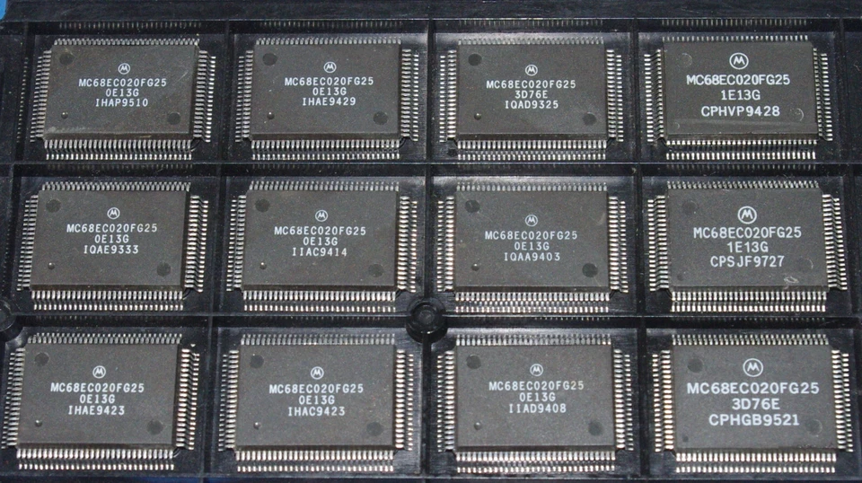 MOTOROLA MC68EC020FG25 - CPU 25 MHz - QFP100 - per Amiga / Atari / Mac e altri