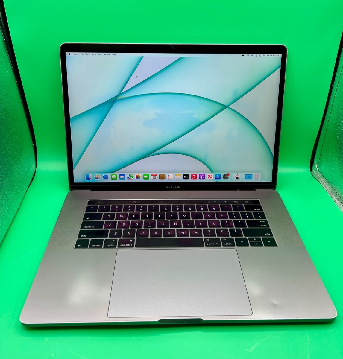 美品 MacBook Pro A1707 2016 i7/16GB/256GB Apple MacBook Pro 15