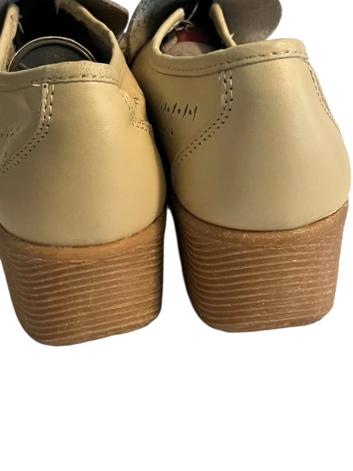 Nuevos Zapatos FAMOLARE 70s Vibes Cuadrados HI THERE •5• Suela Ondulada Plataforma Cuña Foto 4 de 4