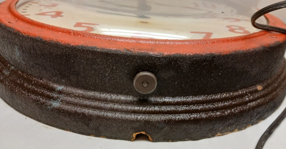 Vintage General Electric Red Eye Clock Metal w/Glass Dome Model 1H1412 Working - Image 3 of 4