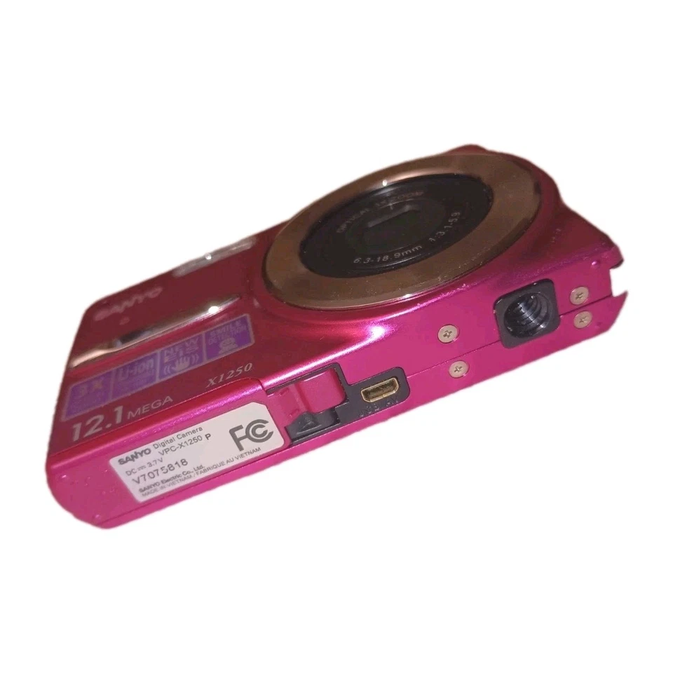 Sanyo VPC-X1250 12.1 MP 3X Optical Zoom Camera Pink No SD Card No charger - Image 4 of 4