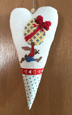 Acufactum Deko Dekoherz Herz Kreuzstich Sticken Ostern Osterhase Hase