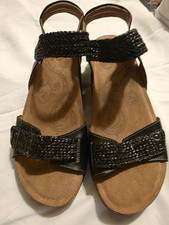 Taos Women  s Black Braided Strappy Slip-On Leather Sandals Size 10