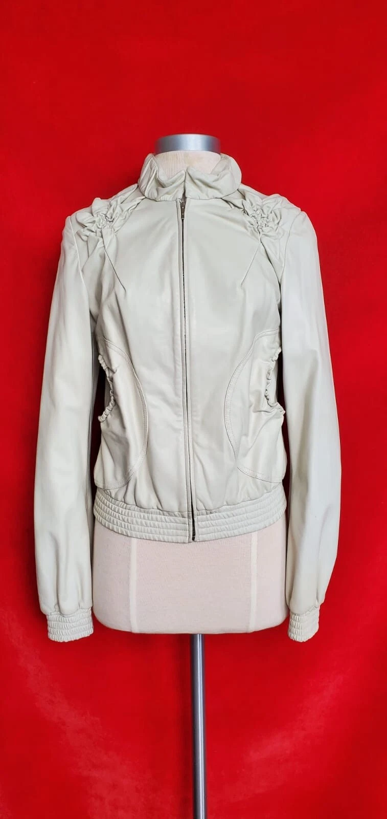 Giacca in pelle bianca Fendi Off taglia 40 vendita al dettaglio 3K