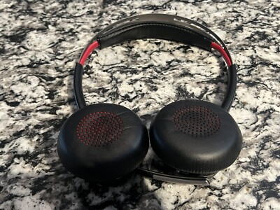 Plantronics Voyager PLT Focus UC Bluetooth No stand Includes