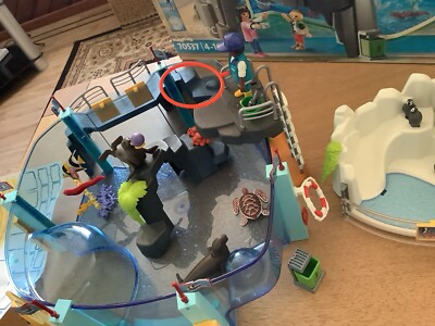 Playmobil 70537 Family Fun Aquarium And Penguin Enclosure