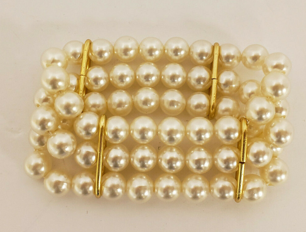 3-Strand Faux Pearl Bracelet with 4 Gold-Tone Metal Bands J68 Design-image