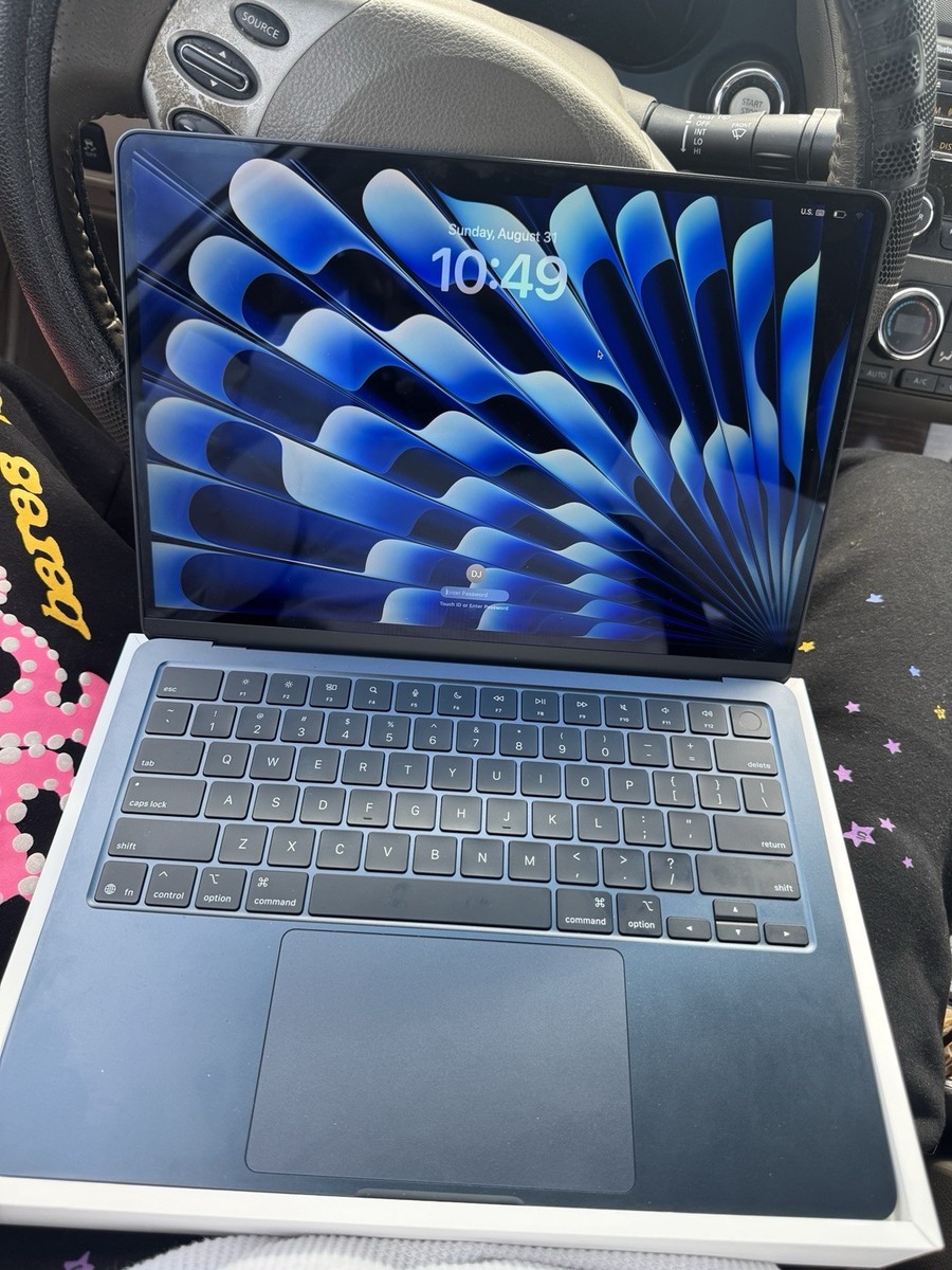 Apple 13inch MacBook Air: M4 w/ 10-core CPU and 8-core GPU, 256GB