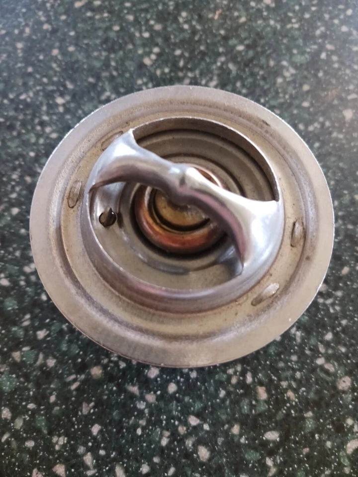 Termostato 336-180 180F - C/85 rendimiento NASCAR Foto 3 de 3