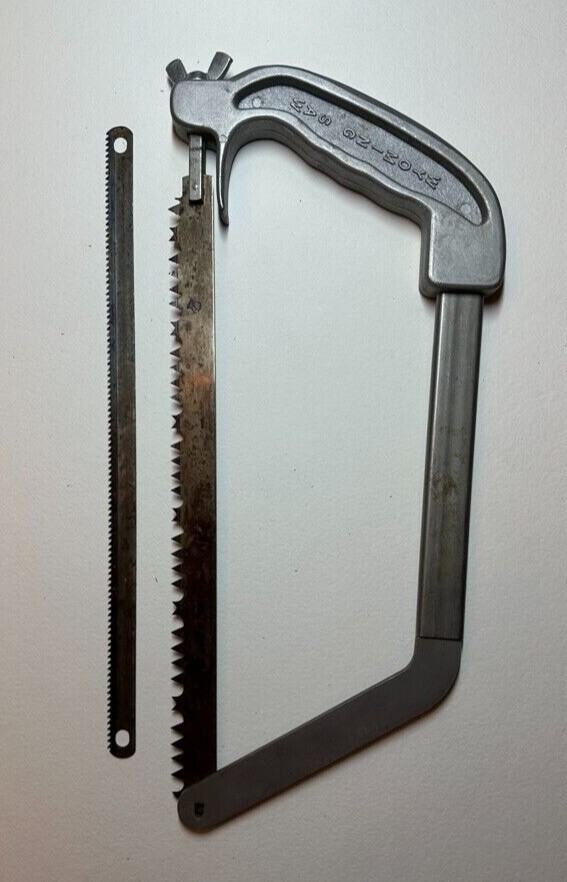 VINTAGE WYOMING SAW 11” COMPACT HUNTING CAMPING SAW 2 BLADES w/ LEATHER