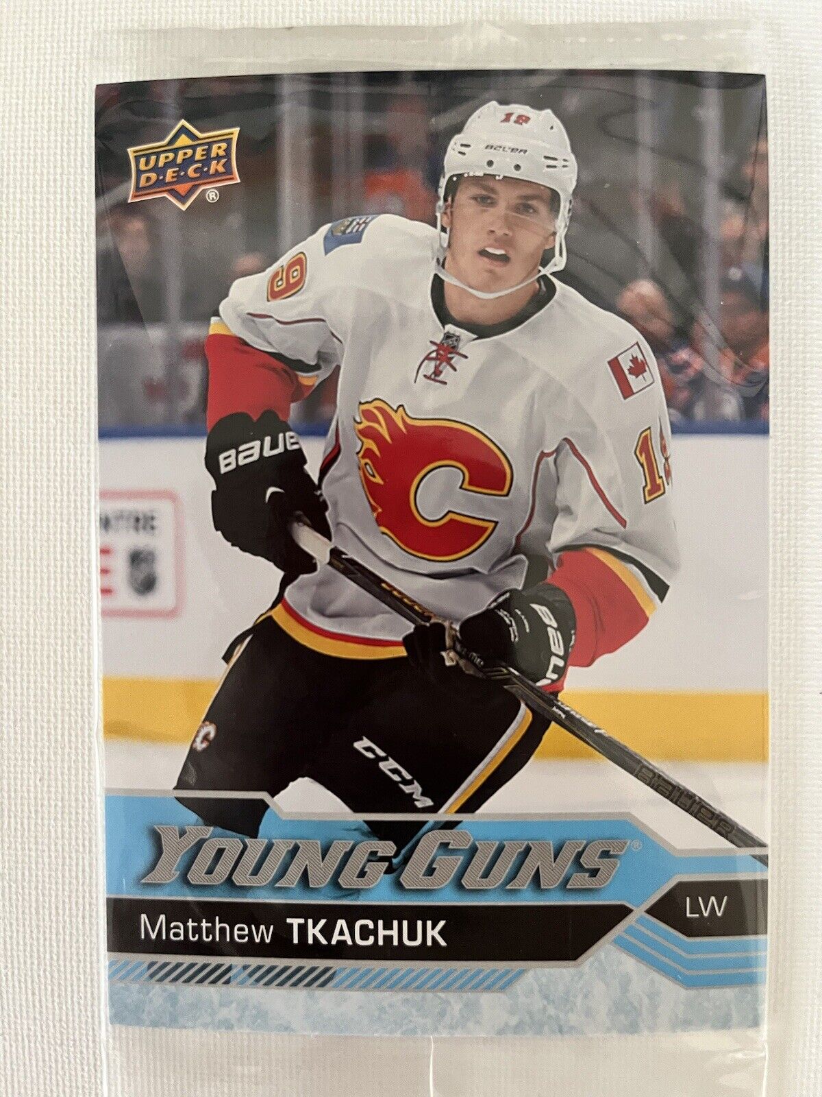 2016-17 Upper Deck Young Guns Jumbo Matthew Tkachuk #231 Rookie RC