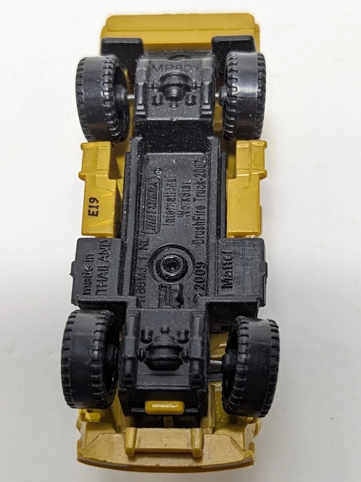 Matchbox Yellow 2007 International Workstar BrushFire Truck 1:64 Diecast Mattel - Image 4 of 4
