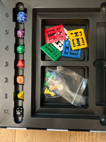 formula de Racing game. Never played. Has shelf wear. Estate sale - Picture 3 of 5