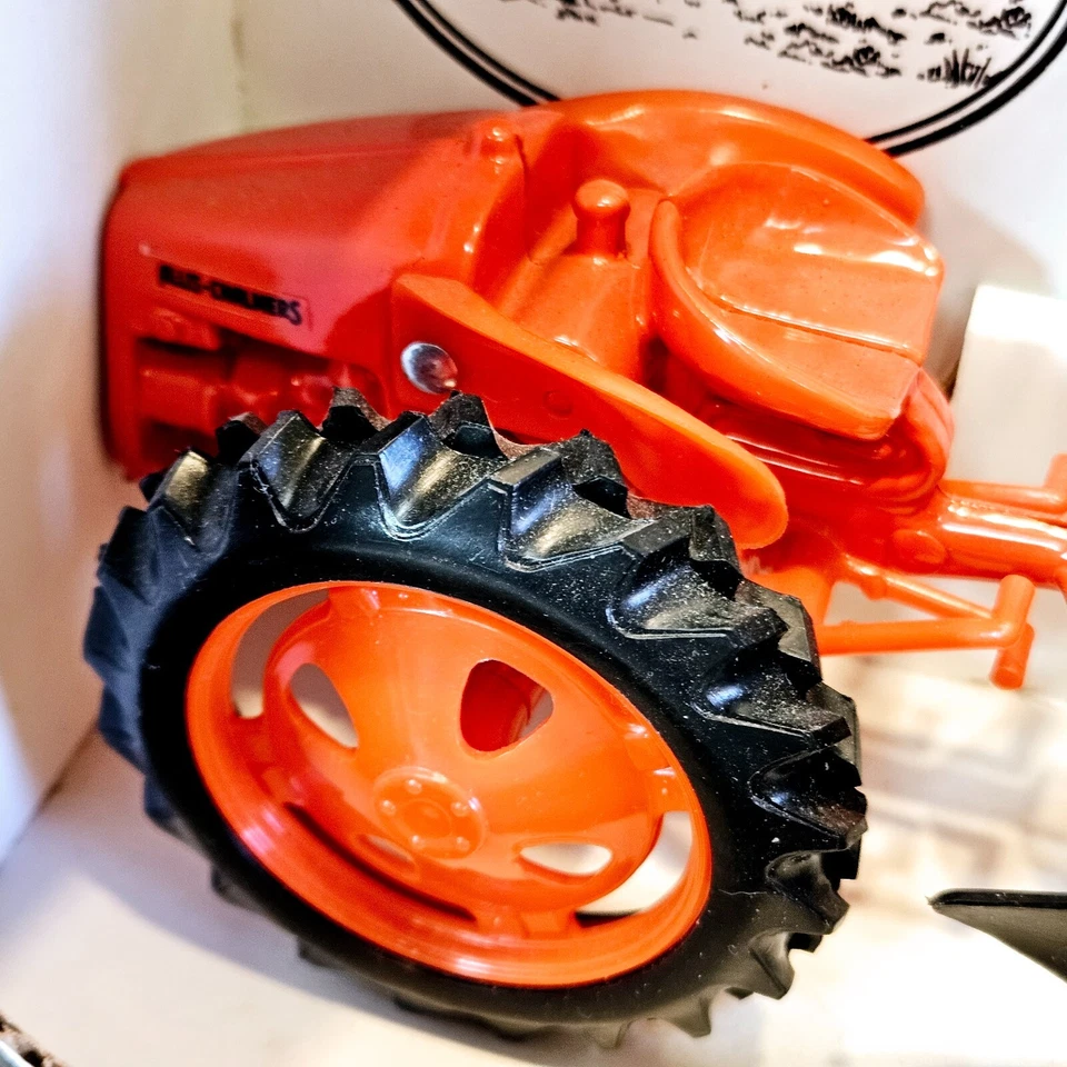 Allis Chalmers G Tractor w/ Plow Die Cast Metal 1/16 Scale Country Classics USA - Image 4 of 4