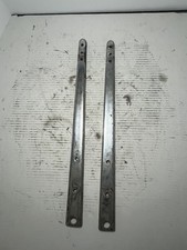 Par de rieles de cuadro trasero con cabeza de hierro Harley Davidson 1967 (usado)