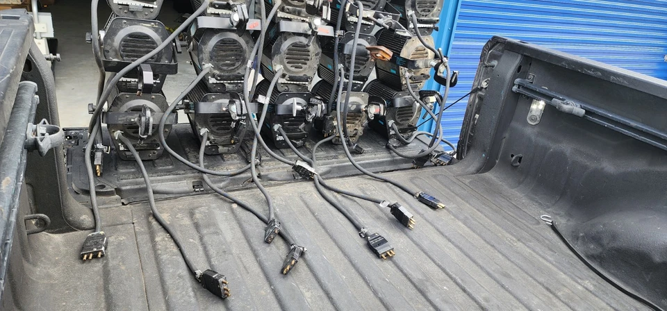 STRAND LIGHTING  6" FRESNELITE 1K - 2K FRESNEL STUDIO Light  12181 120V AC - Image 3 of 4