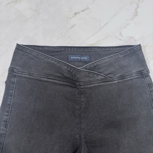 Pantalones de mezclilla Aeropostale Aero Pull On acampanados para mujer talla mediana suaves desteñidos negros usados en excelente estado - Imagen 2 de 7