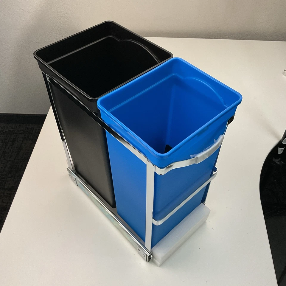 Bote de basura extraíble SimpleHuman 35L/9.3G doble compartimento debajo del mostrador CW1016 Foto 2 de 4