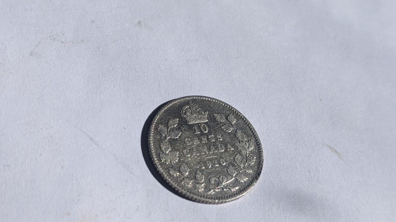 1918 Canada 10 Cents coin. SILVER