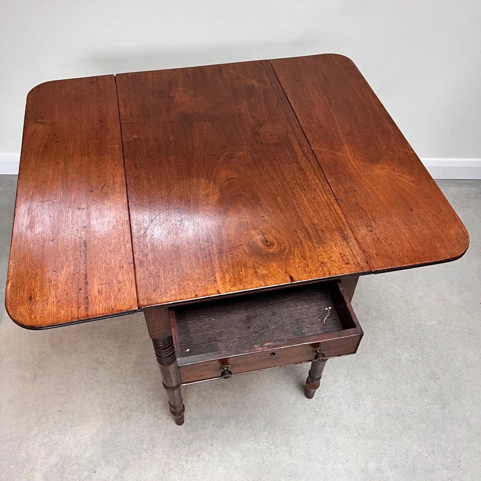 Mesa de cena William IV caoba Pembroke Foto 4 de 4