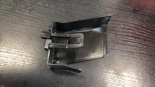 Warning triangle bracket