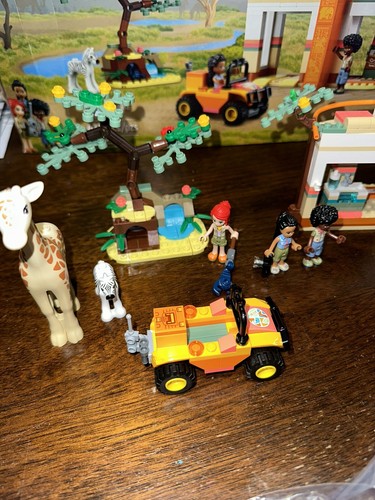 LEGO FRIENDS: Mia's Wildlife Rescue (41717) Preowned 7+ Safari Animals Mini figs - Picture 7 of 9