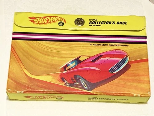 HOT WHEELS RED LINE 12 CAR RACE CASE BEAUTIFUL CONDITION