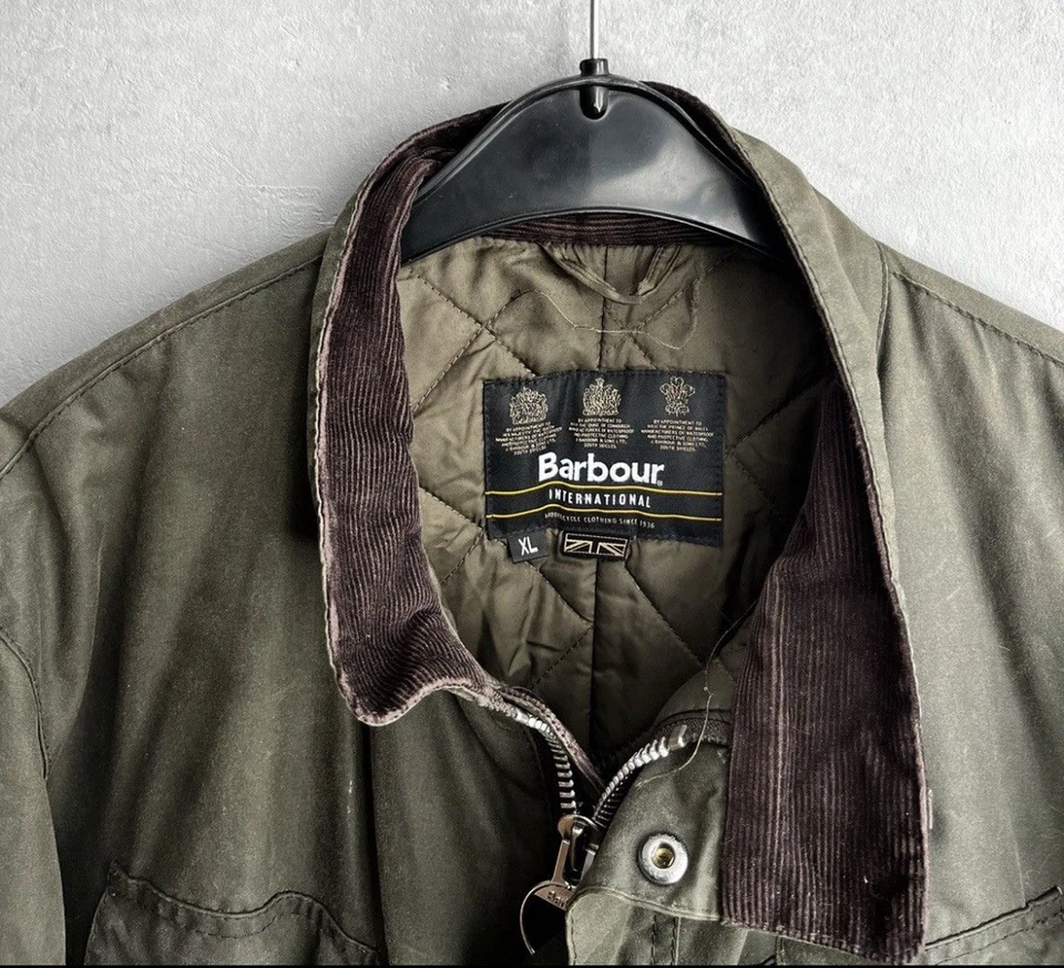 Jaqueta de cera Barbour International tamanho XL  - Imagem 4 de 4