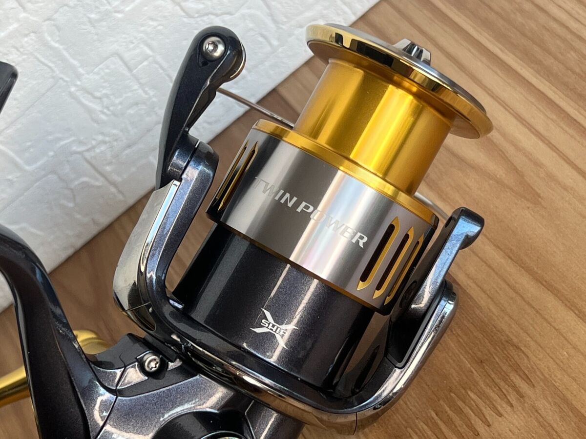 Shimano 15 TWIN POWER SW 4000 XG Spinning Jigging Game Reel Shimano 15 TWIN POWER SW 4000 XG Spinning Jigging Game Reel