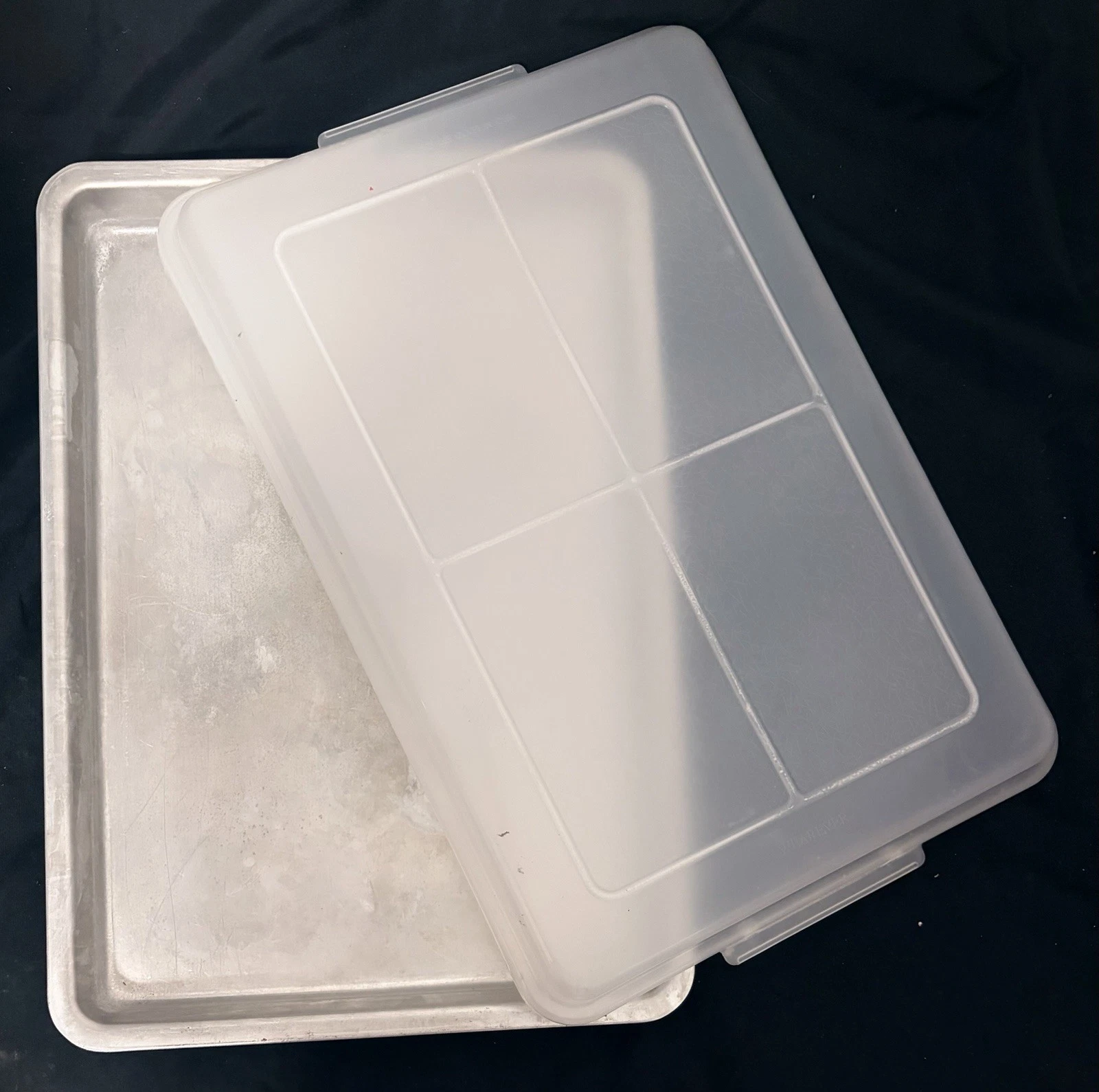 WEAREVER AIRBAKE INSULATED SHALLOW BAKING PAN 15.5 x 10.5 x 1.12 + LID