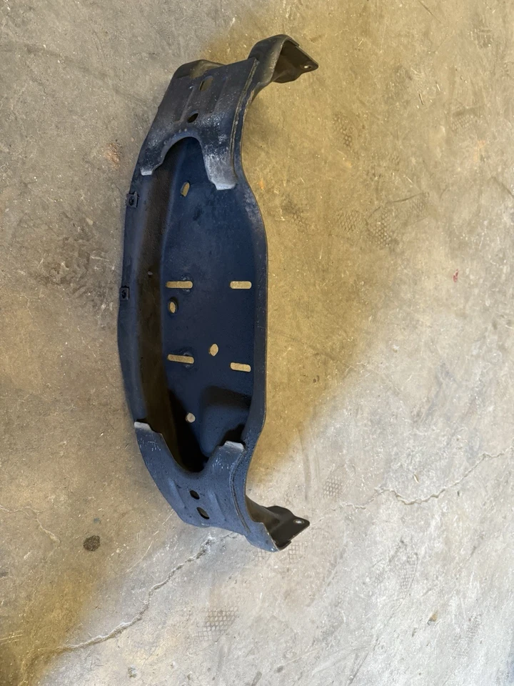 1998.5-2002 Ram 2500 3500 5.9L Cummins Diesel em transmissão 4x4 Crossmember - Imagem 3 de 4