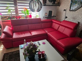 leder ecksofa mit schlaffunktion und Hocker rot