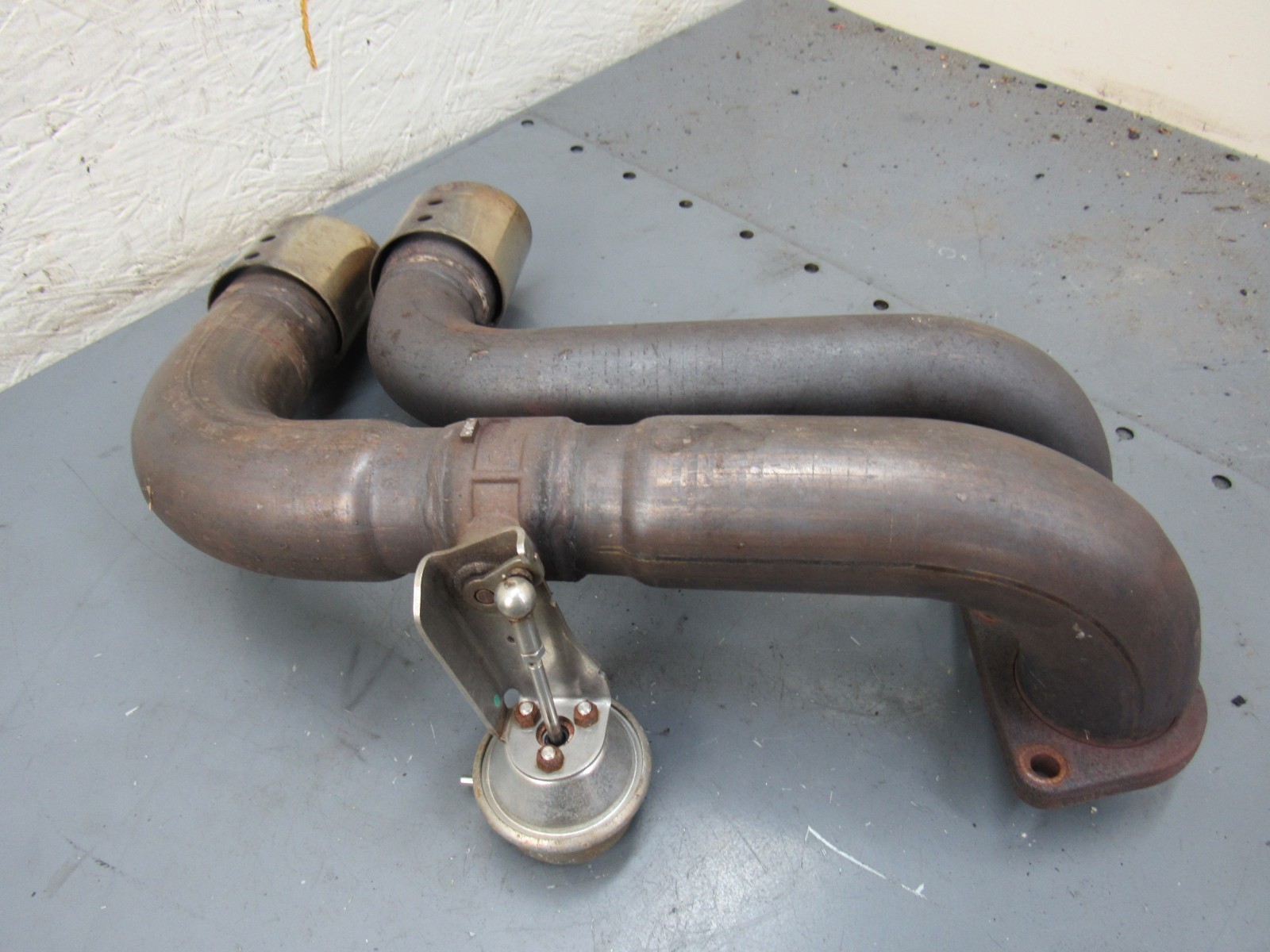 Ferrari 360 Exhaust Tip Muffler Exhaust Left Driver 1999-2005 OEM