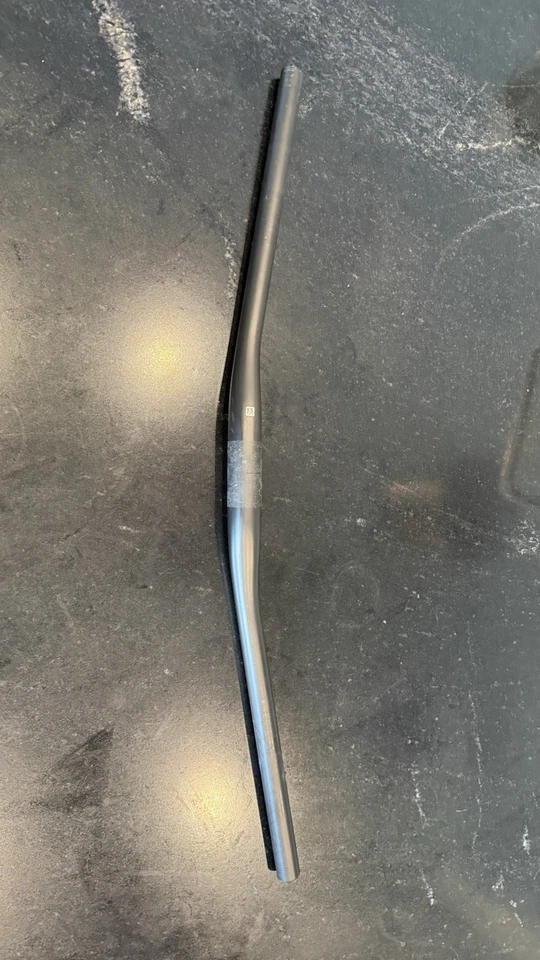 Manillar Specialized S-WORKS Carbono Mini Elevación 760 31,8 mm 10 mm Elevación. Foto 4 de 4