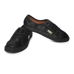 vegan trainers black