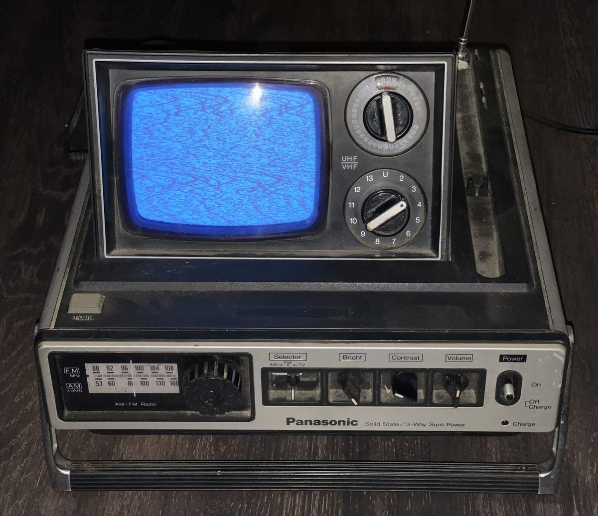 Panasonic Solid State B&W TV Am FM Radio TR-535 Vintage 1977 Panasonic Solid State B&W TV Am FM Radio TR-535 Vintage 1977