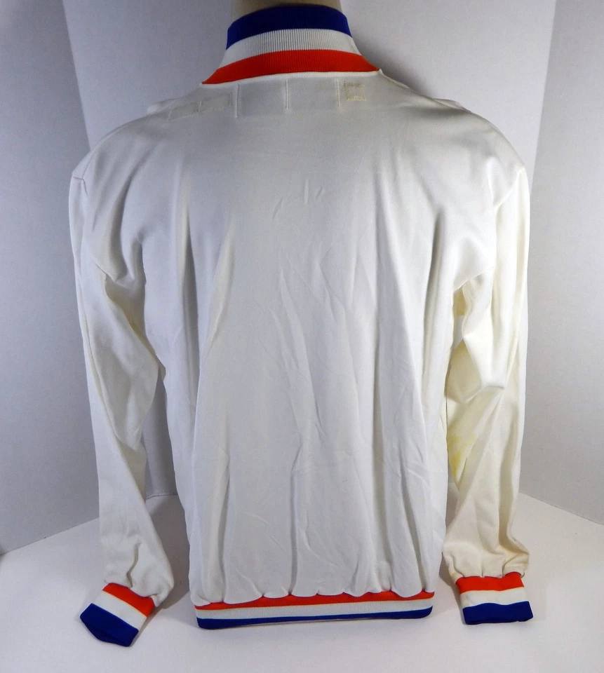 1987-88 Cleveland Cavaliers Game Issued White Warm Up Jacket 48 162 - Image 2 of 4