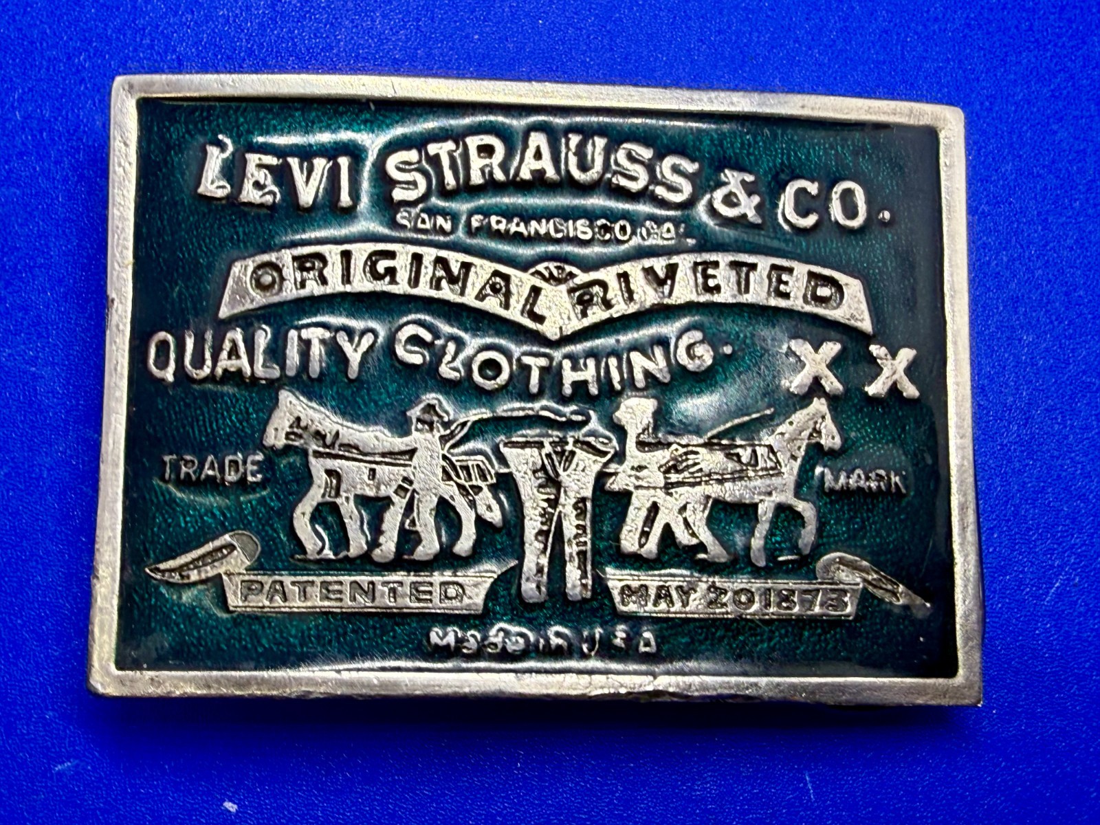 Levi Strauss Co Label Original Riveted Promo Vintage Green Enameled Belt Buckle  thumbnail 3