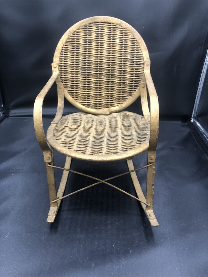 Nice Vintage Wicker Metal Doll Or Bear Rocking Chair Painted Gold 9