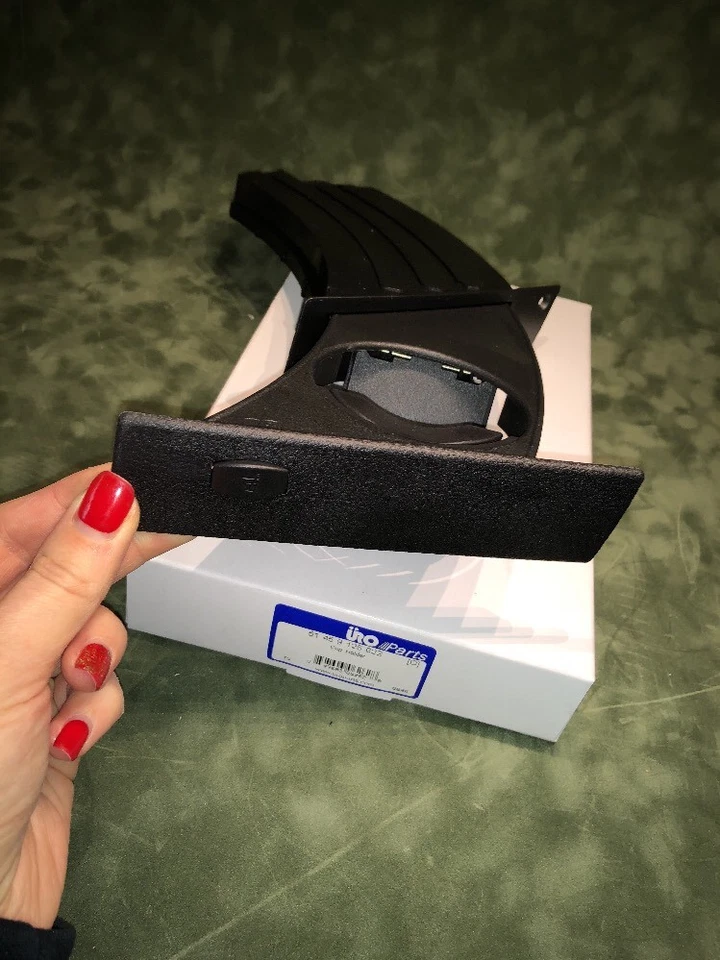 Portavasos negro lado conductor para BMW 525i 528i 530i 535i 545i 550i URO Foto 2 de 4