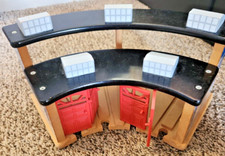 THOMAS AND FRIENDS WOODEN RAILWAY TIDMOUTH SHED ROUNDHOUSE STATION TOYS R US