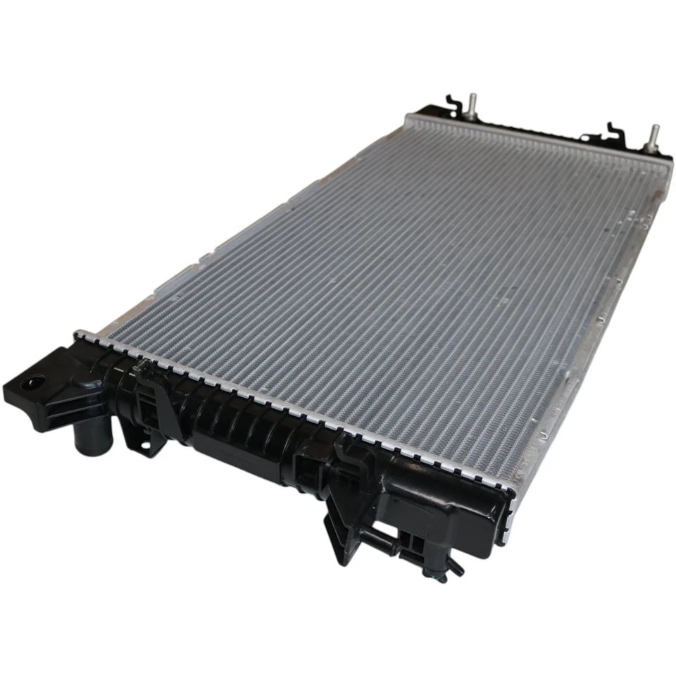 Radiator For Ford F-150 2011-2014 3.5L 3.7L 5.0L Expedition 2015-2017 3.5L — 第 2/4 张图片