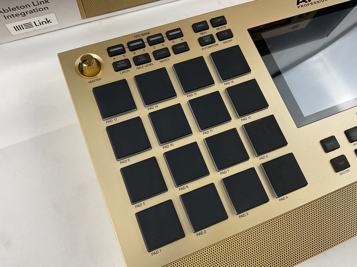 AKAI Professional Gold Editon MPC Live II Standalone Production